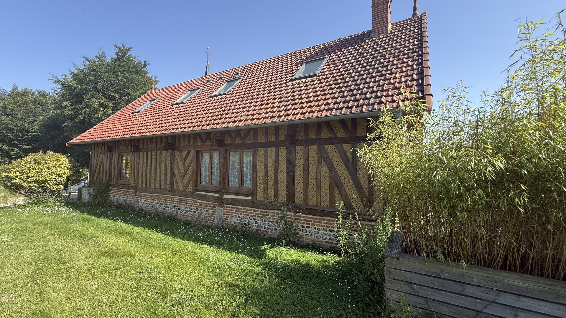 Charmante maison normande de qualité avec dépendance bien-être